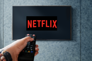 Netflix, dal 2 ottobre prezzi più alti per i piani Standard e Premium